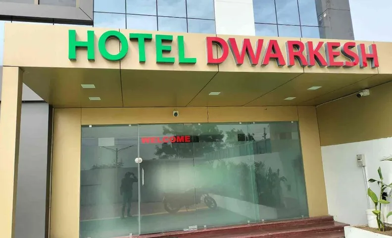 Hotel Dwarkesh and Restaurant Becharaji