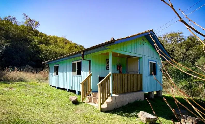 Casa colonial azul Santuário Bellatrix