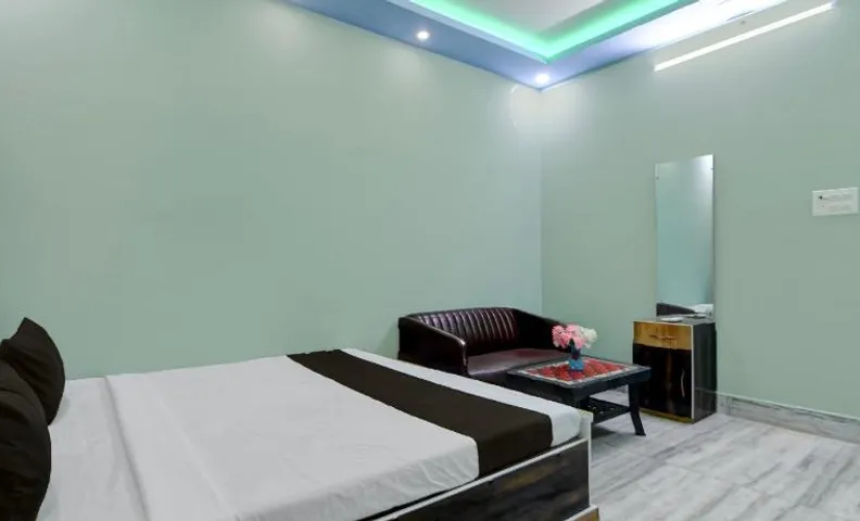 Hotel O by OYO AM2PM Restaurant Cum Bar