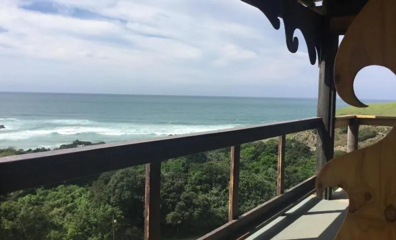 CORAM DEO SaltyWaves double en-suite rooms with sea views