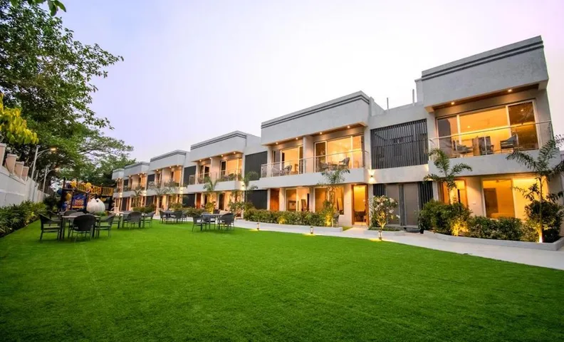 Meritas Aura Resort