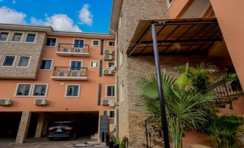 Fadar's Place, Magodo