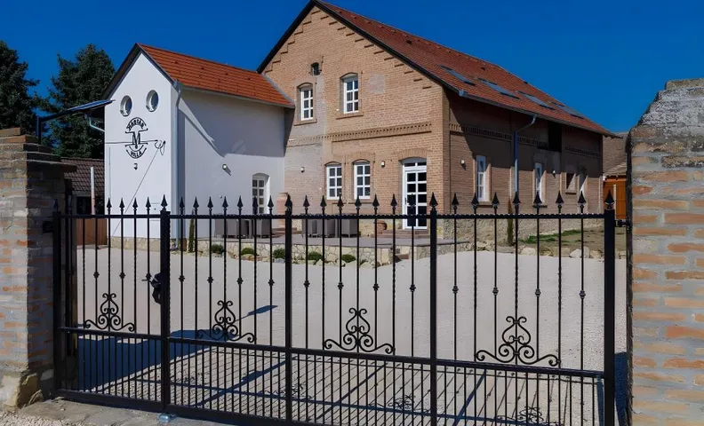 Magtar Villa