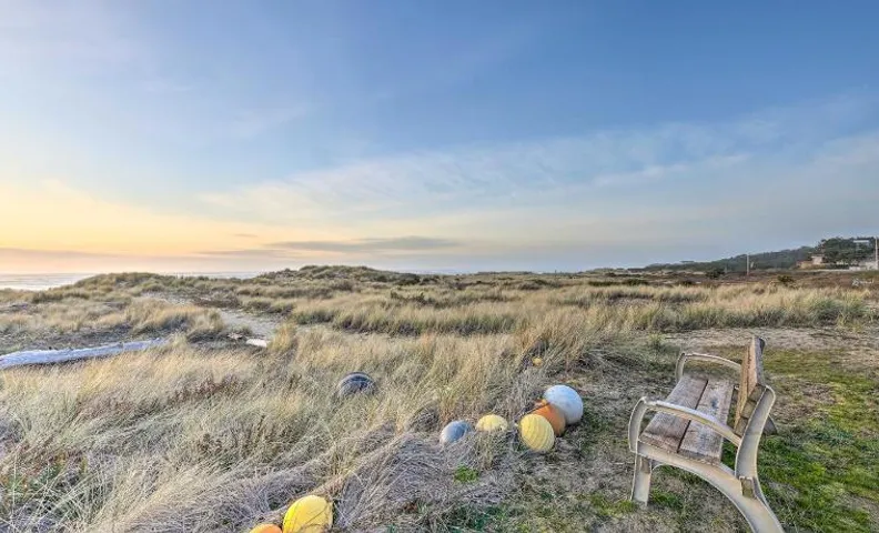 Sanderling Sea Cottages, Unit 2: Walk to Coast!
