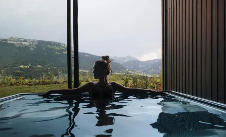 Unik Lodges Annecy - Aurore - Nuit insolite avec vue montagne et spa privé