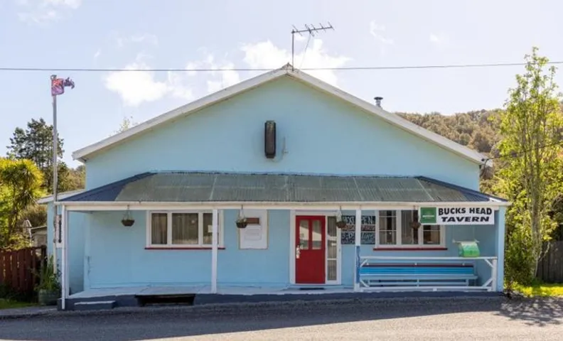 Brunnerton Lodge and Backpackers