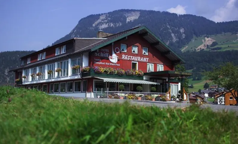 Das Schiff in den Bergen
