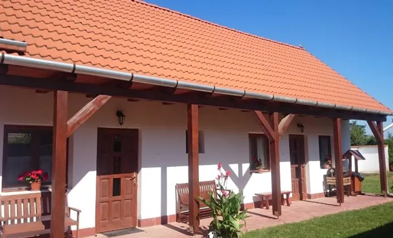 Szenkeparti Vendeghaz