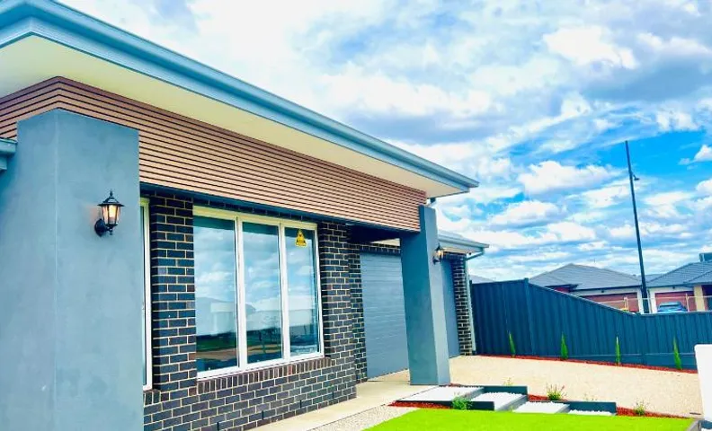 Modern 4 Bed 4 Bath Family friendly Villa