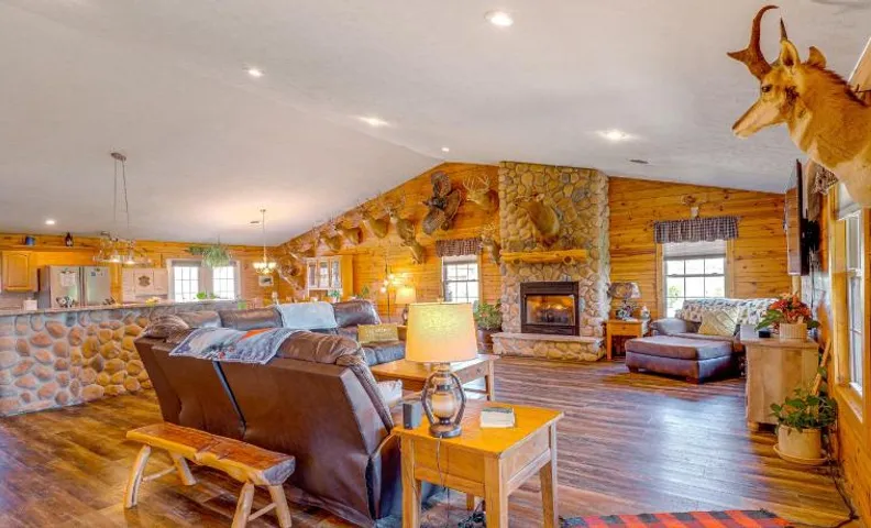 Spacious Ozarks Family Home - Private Pool & Grill