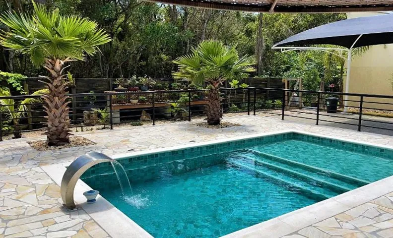 Casa Privativa com Piscina na Barra da Ferrugem/SC