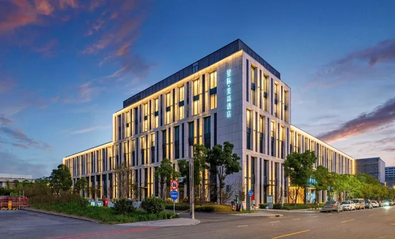 StarWorld Mega Hotel (Shanghai Lingang New City Branch)