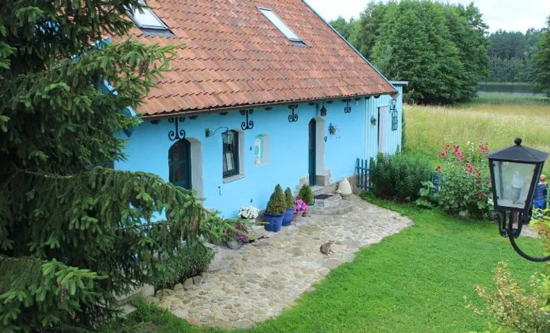 Pod tulipanem nad jeziorem