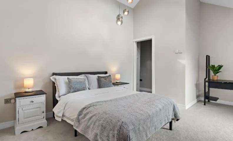 Own Room & En-suite in Wakefield in stunning House