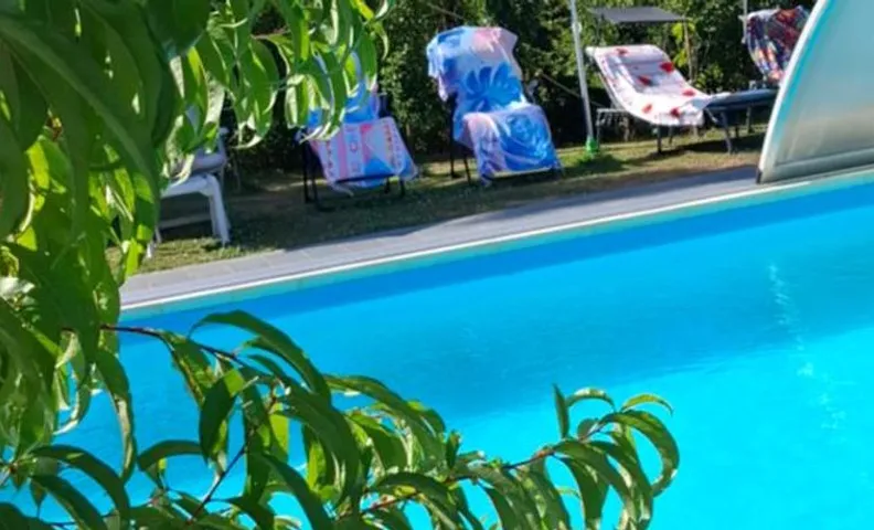 Near Brussels, 4 rooms, pool,garden,patio