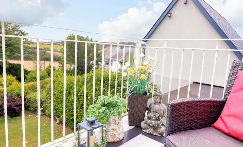 3 Chantry Hill