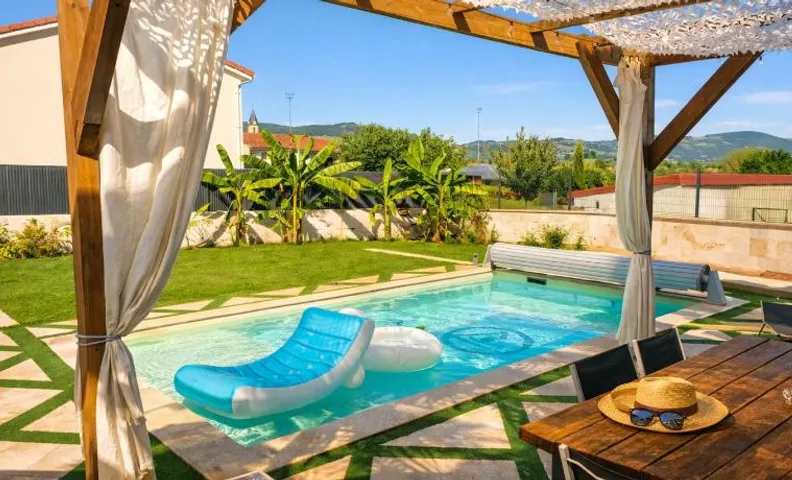 Suite Privé avec Spa haut de gamme, Salle de Cinéma, Massage etc