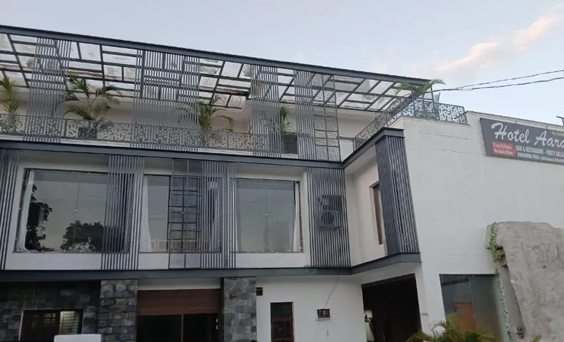 Aarav Hotel