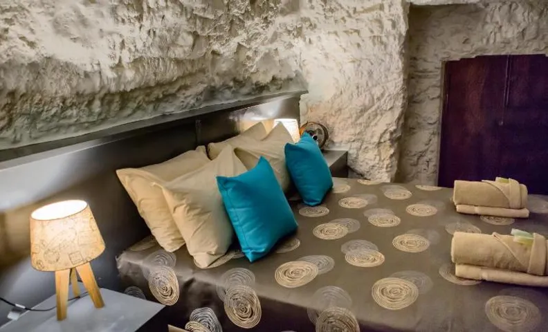White Cliffs Underground Motel
