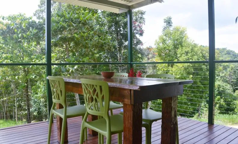 Mena Creek Flower House