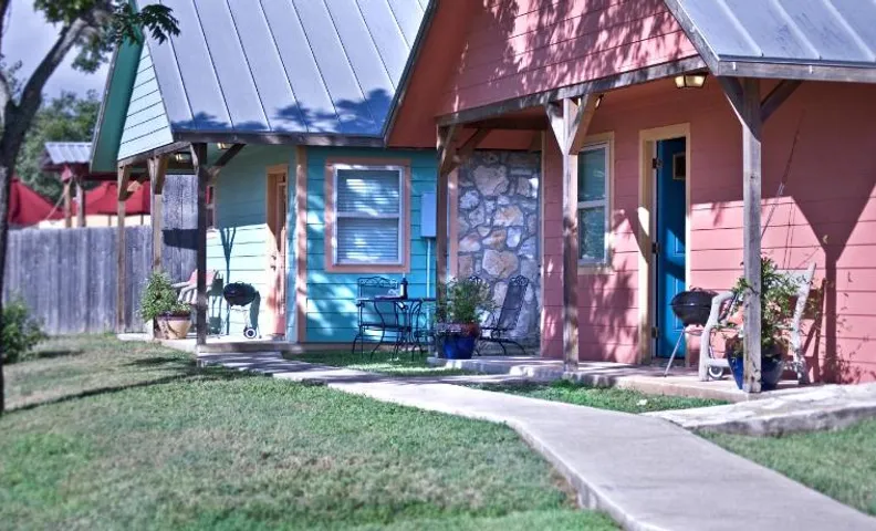 Blanco Riverside Cottages