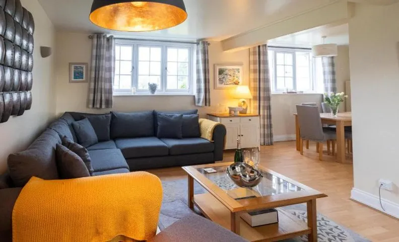 2 Ogilvie Lodge, Thorpeness, A seaside 3 bedroom apartment in Thorpeness - Close to the beach, Thorp