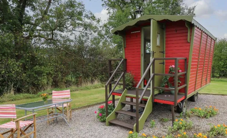 Tilly Gypsy-style Caravan Hut