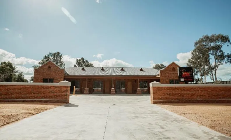 Red Waratah Accommodation