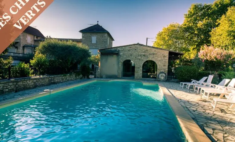 Maison d'Hôtes les CHÊNES VERTS - Piscine - Parc - Parking - WIFI