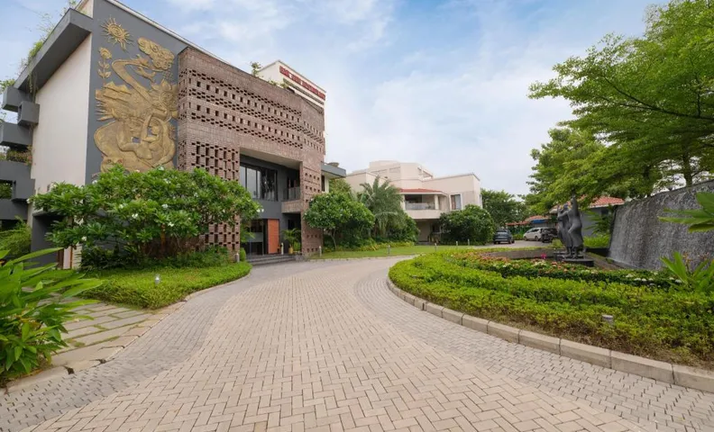 The Brick and Palm Resort