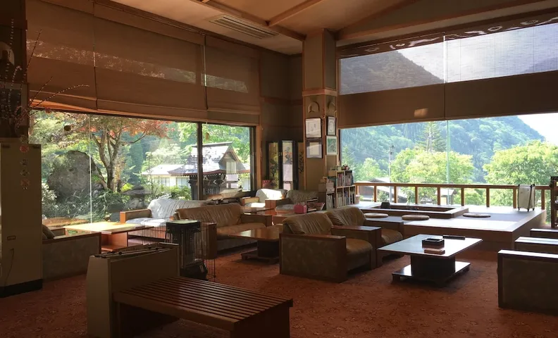 료칸 산스이