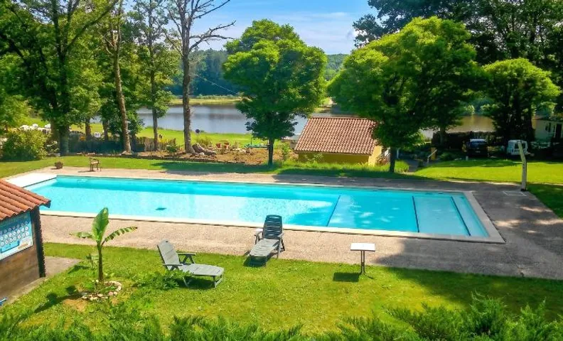 Bungalow charmant a Rochechouart avec vue sur lac