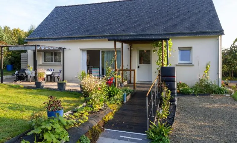 Maison avec terrasse et jardin