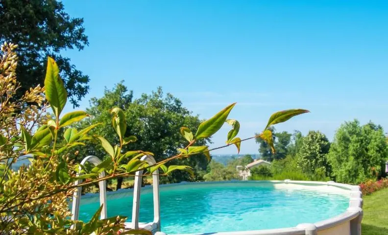 Maison cosy avec piscine privée à Estibeaux 38 m²