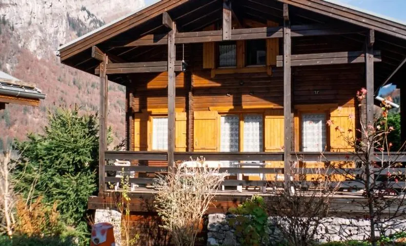 Chalet cosy à Sixt-Fer-à-Cheval avec vue sur la montagne