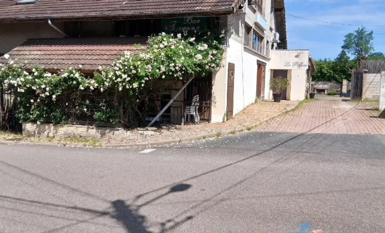 Maison confortable à Échenans - 55 m² avec jardin privé