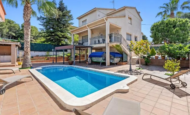 Casa Anglada