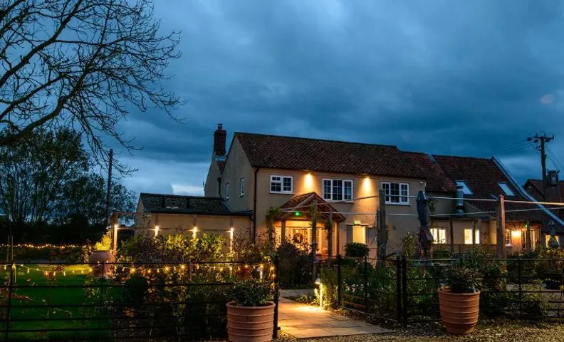 The Three Horseshoes
