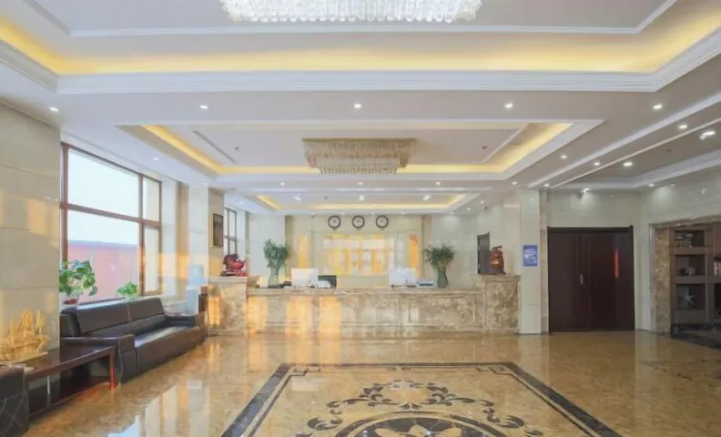 Fangzheng Golden Lake Hotel (High-speed Railway Station)
