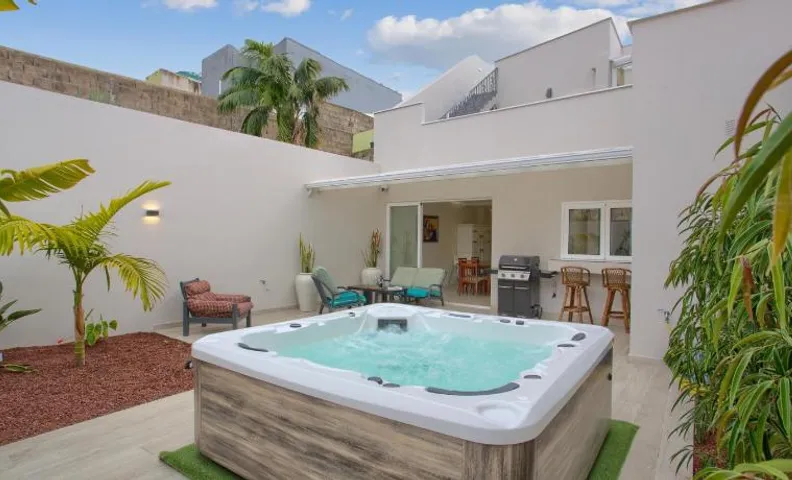 Mojo Surf Yoga House