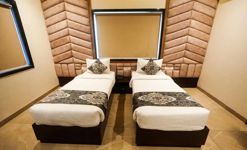 HOTEL DHAROHAR