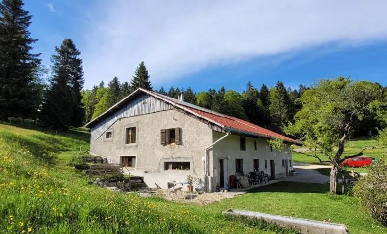 La Montagne devant