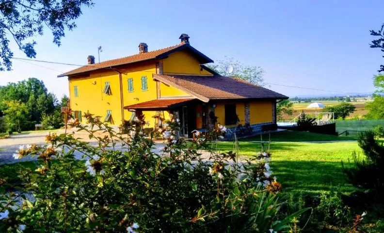 Cascina Rocchino bed and breakfast