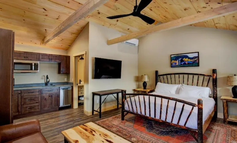 The Lodge by Sunapee Stays