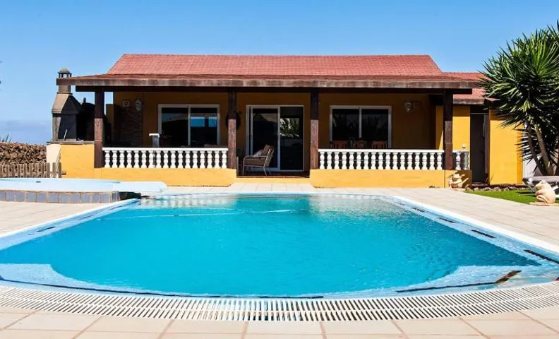 Charming Villa with Sea View in El Roque, Private Pool