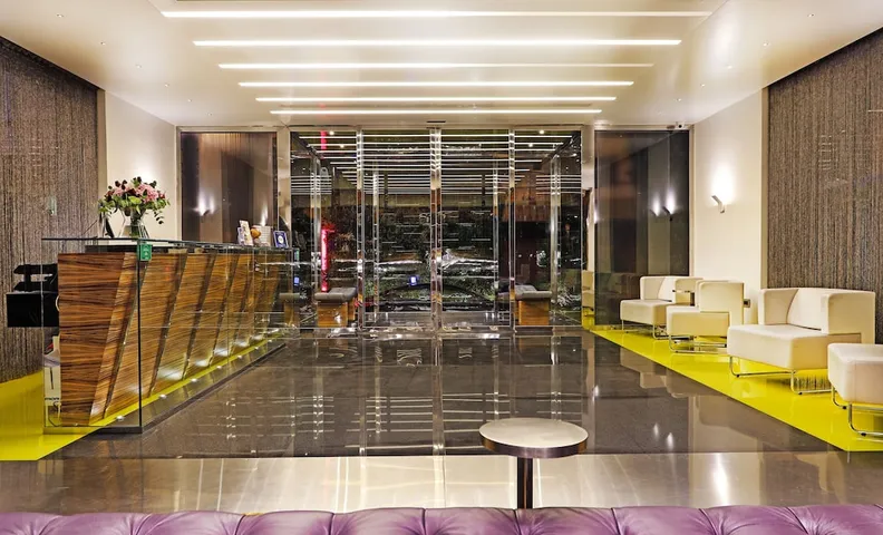 워릭 스톤 55 호텔