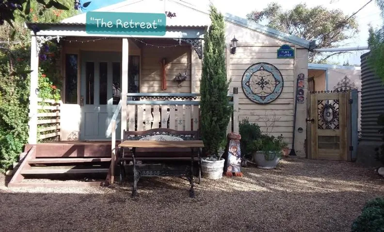 A La Folly The Retreat