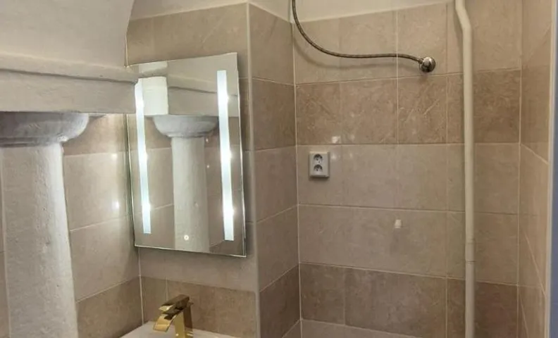 Mystická škola s ubytováním a pobyty ve tmě v zámku Velká Šulcovna
