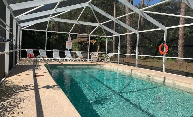 Nature Coast Inn and Cottages