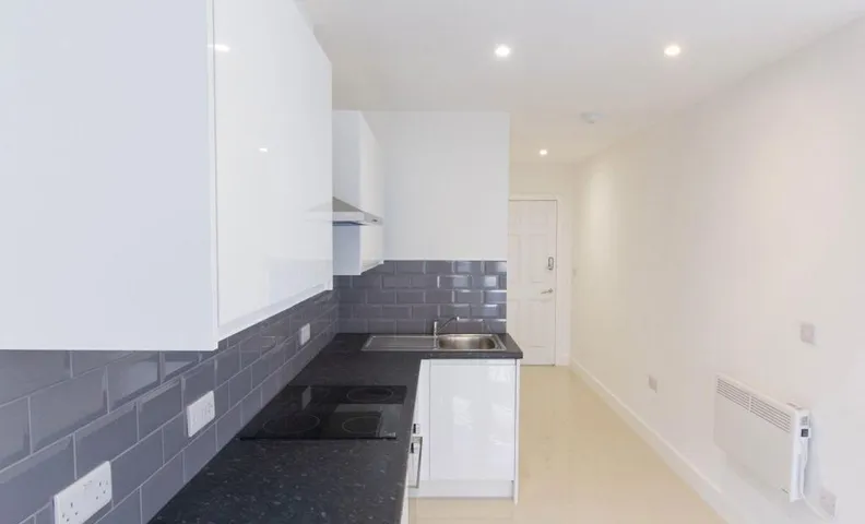Bridge Road - Room 1